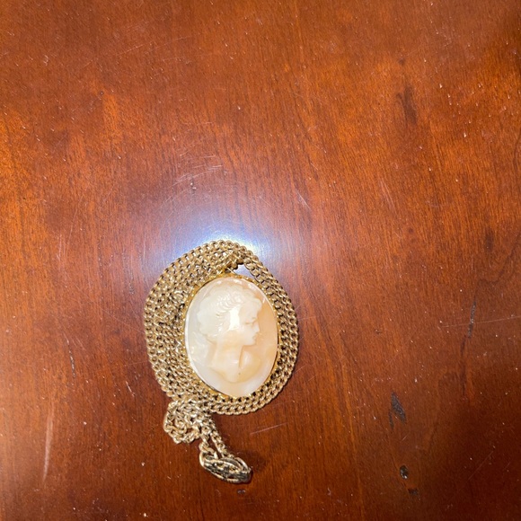 Peach Pendant w/ chain. - Picture 4 of 10